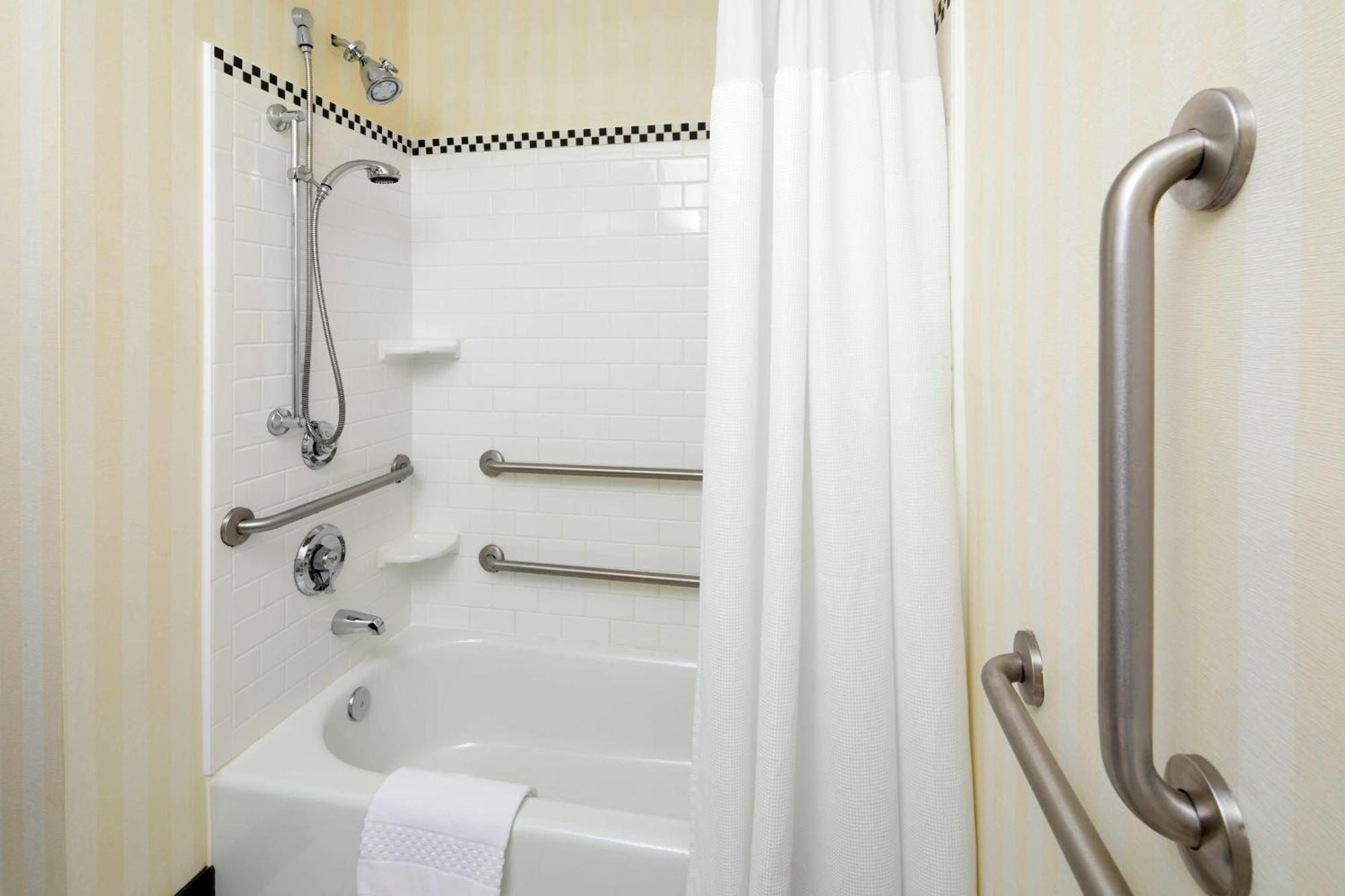 Fairfield Inn & Suites By Marriott Cumberland Exteriér fotografie